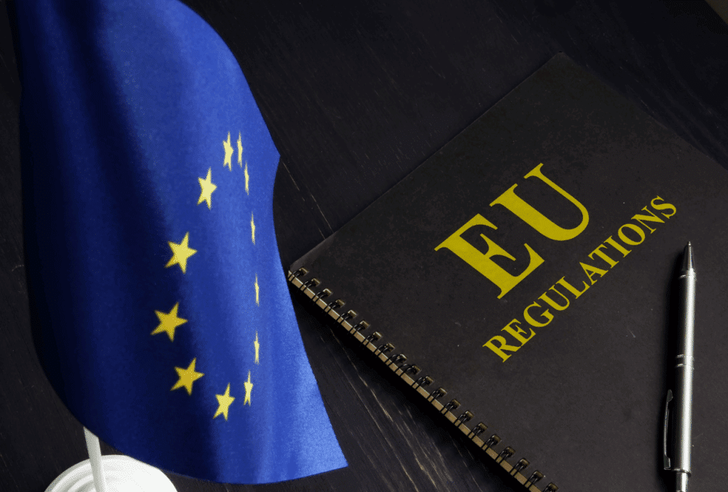 La Unión Europea ha impulsado la Ley de Ciberresiliencia (CRA), la primera norma que exige seguridad digital desde el diseño.