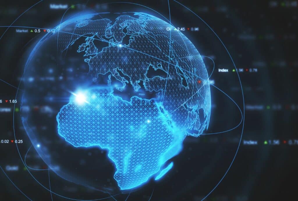 Es completamente normal que muchas empresas usen servicios o tengan sedes en otros países, más aún gracias a la globlización digital. Cuando datos personales de clientes o empleados salen de España o del Espacio Económico Europeo (EEE), se considera una transferencia internacional de datos. Este flujo de información más allá de nuestras fronteras plantea un desafío de compliance: ¿cómo asegurar que esos datos siguen igual de protegidos que dentro de casa?