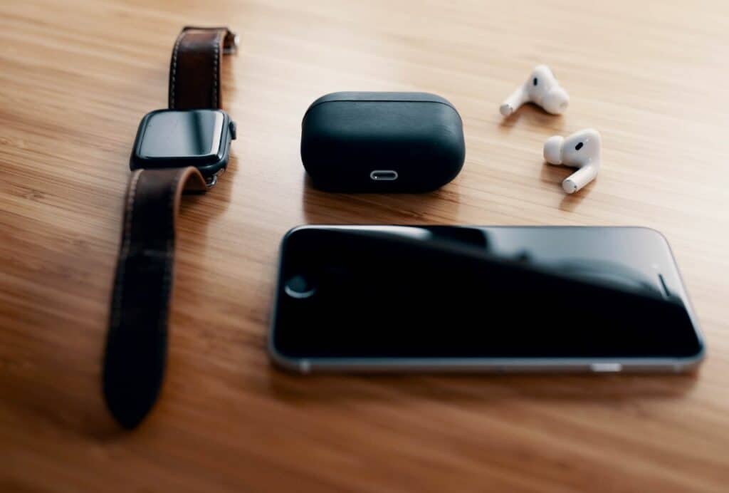 Cada 9 de diciembre se celebra el Día Mundial de la Informática, una fecha para reconocer a quienes hacen posible que la tecnología funcione y avance. Desde el correo electrónico hasta la nube, la informática está detrás de casi todo lo que hacemos. Si trabajas, estudias o, simplemente usas un smartphone, este día también es tuyo.