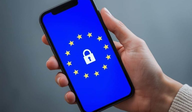 A diez años de la entrada en vigor del Reglamento General de Protección de Datos (RGPD), la principal normativa de protección de datos en Europa, su evolución refleja un cambio clave en la forma en que las empresas gestionan la privacidad. En esta década, el RGPD ha transformado el modelo tradicional de cumplimiento ,basado en requisitos formales, hacia un enfoque estratégico, proactivo y centrado en la gestión del riesgo, con un impacto directo en la transformación digital, la gobernanza del dato y la toma de decisiones empresariales.