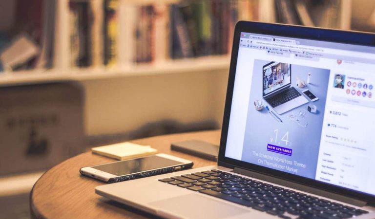 El acceso universal a la información no es un lujo: es la linterna que nos permite ver con claridad en un mundo lleno de dudas, úsala para tomar mejores decisiones y contribuir a una sociedad más participativa. Haz preguntas, busca respuestas, exige transparencia. Porque una sociedad informada no solo decide mejor: también se protege, progresa y es más libre.