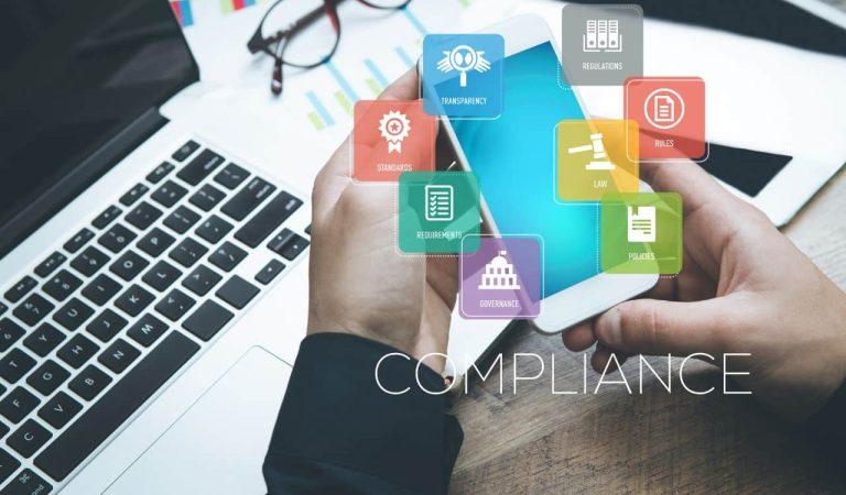 Cuando una empresa oye la palabra "cumplimiento" (o Compliance), casi siempre piensa en la protección de datos (RGPD). Pero esta es solo la punta del iceberg, puedes estar dejándote fuera otras partes muy importantes del cumplimiento. El verdadero Compliance abarca todas las normas que tu negocio debe seguir para operar legal y éticamente. Ignorar el panorama completo no es solo un riesgo legal; también supone una amenaza directa para la confianza de tus clientes y la reputación de tu empresa.