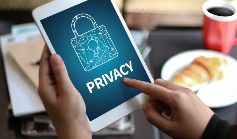 La propuesta europea conocida como Chat Control lleva más de dos años generando debate, y la reciente posición adoptada por el Consejo de la UE el 26 de noviembre de 2025 ha reactivado la conversación pública y empresarial.