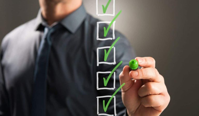 2026 marca un punto de inflexión en el cumplimiento normativo. Ya no se trata de un año más en el calendario, sino del cierre definitivo de la fase de transición y el comienzo de una supervisión real y efectiva. La aplicación plena de la Ley de Inteligencia Artificial (AI Act), junto con la consolidación de la Directiva NIS2 y la Data Act, ha transformado por completo el marco regulatorio del tratamiento de datos.