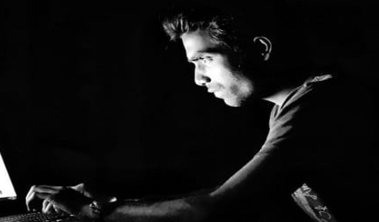 hacking-2903156_960_720ZZ