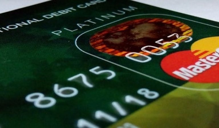 international-debit-card-388996_960_720cc