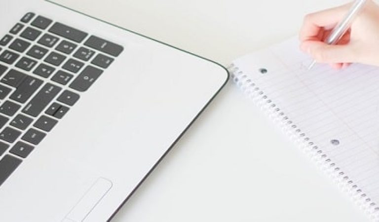 laptop-2559795_960_720aaa
