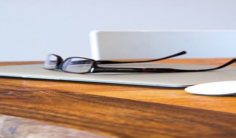 macbook-336704_960_720