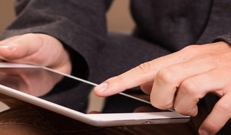 tablet-1075790_960_720XXXX